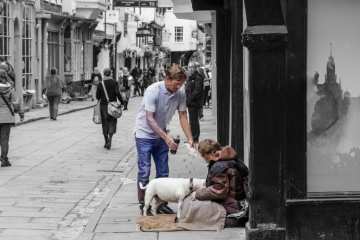 With your financial support, we can help bring visibility, dignity, and direct resources to those experiencing houselessness — creating access to real opportunities for stability, healing, and hope through the power of storytelling and shared action.